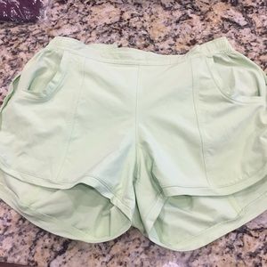 Athleta pocketed shorts